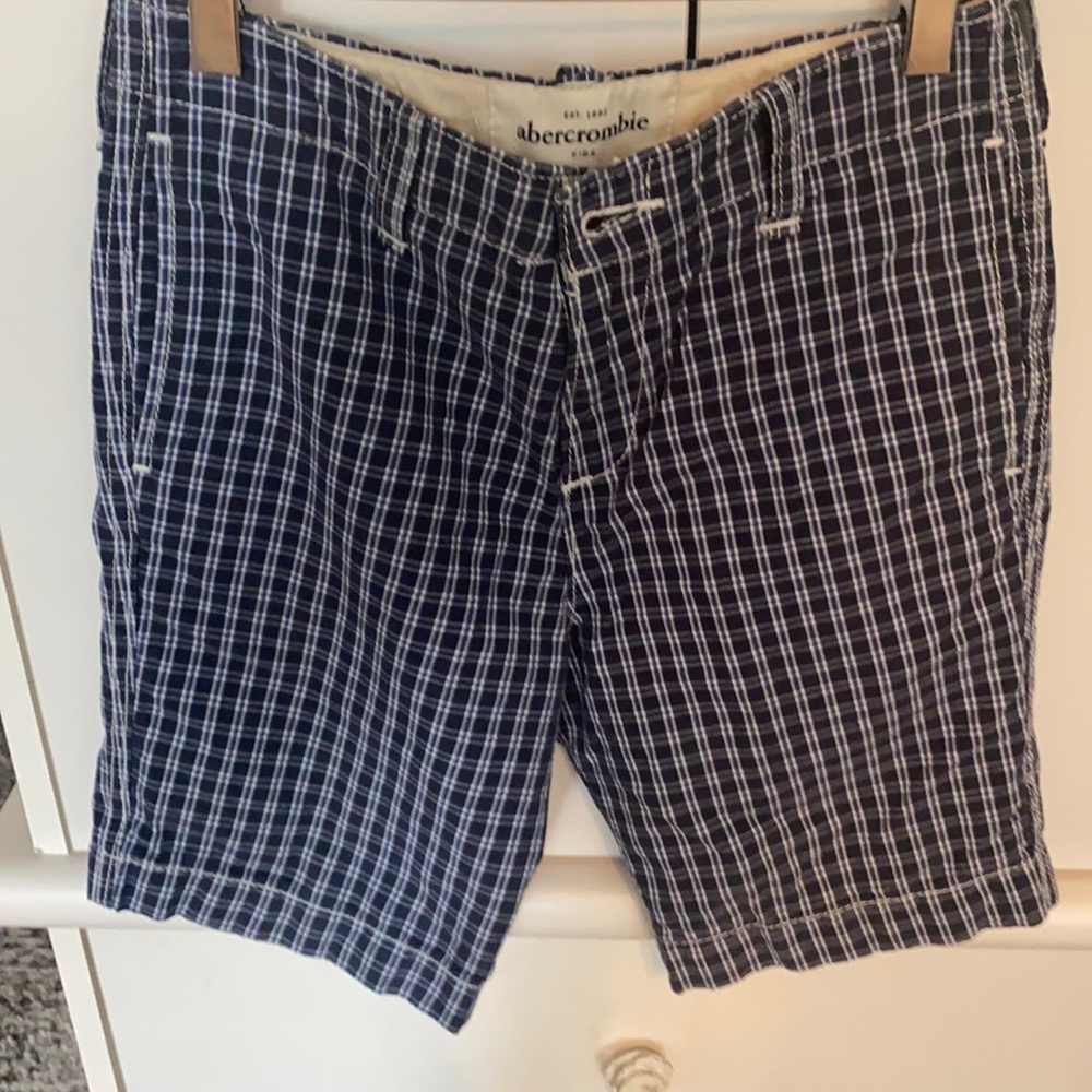 3 pack boys size 12 Abercrombie dress shorts